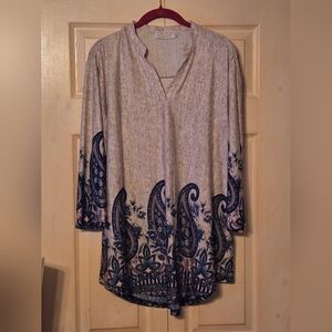 Elegant Paisley Women's Tunic - Blue and Cream